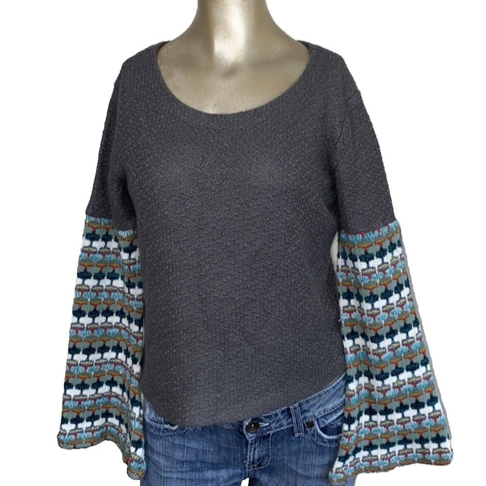 Earthbound women grey sweater with Fair Isle pattern sleeves size Small